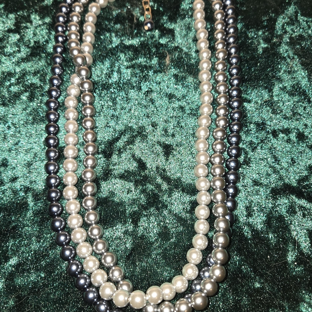 3 Strand Color Gradient Faux Pearl Necklace